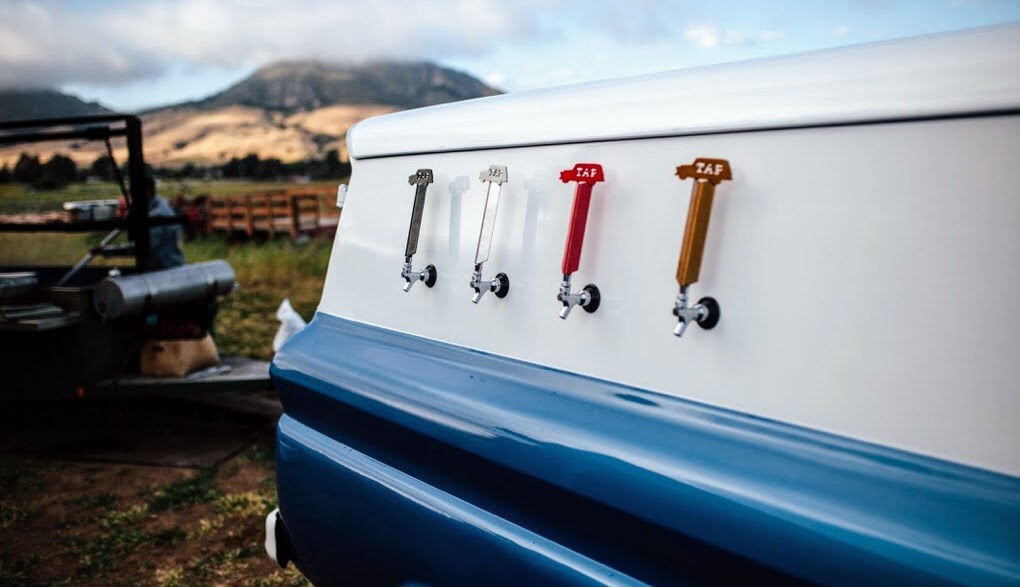 Beer Truck, Tap Truck, Mobile Bar, craft beer truck, bar on wheels, mobile cocktails, bar catering, cocktail catering, classic beer truck, beer truck wedding, party idea, trialer bar, trailer bar, beer trailer, brewery truck, brew truck, beverage catering